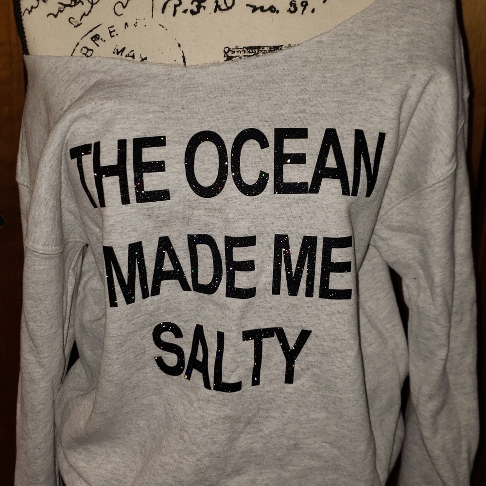 🌊🌞The ocean made me salty glitter sweatshirt